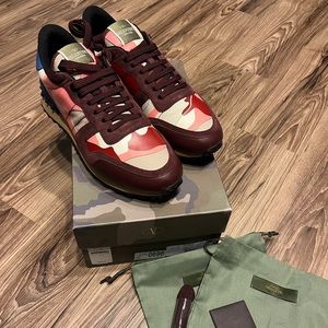 (Sold) Valentino Garavani Rockrunner Camouflage Sneaker Pink